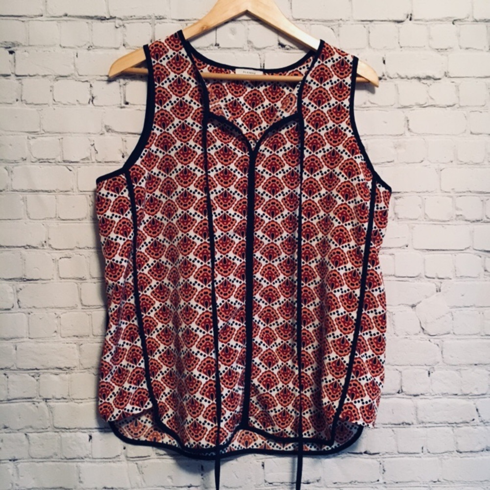 Print sleeveless blouse